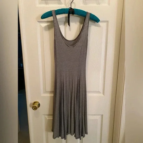 Black and white striped dress NWOT - Picture 4 of 5